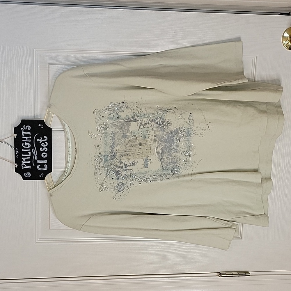Tape Measure XL 3/4 Sleeve T-Shirt Pale Green Beaded Graphic